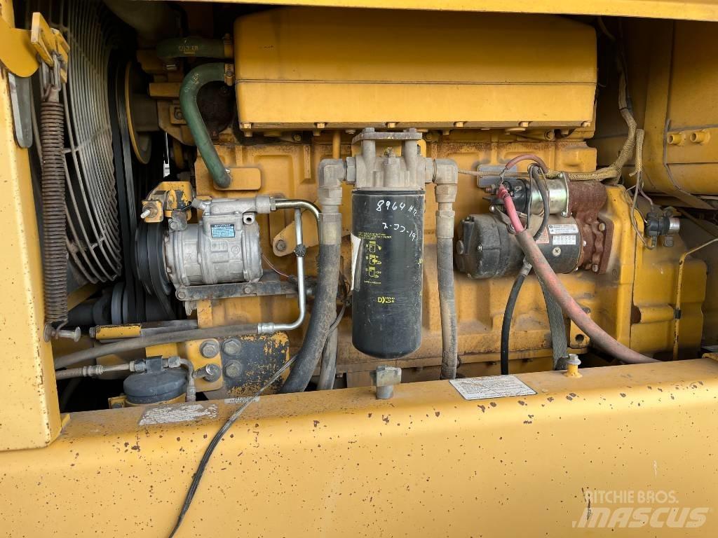 John Deere 770 BH Grejdry