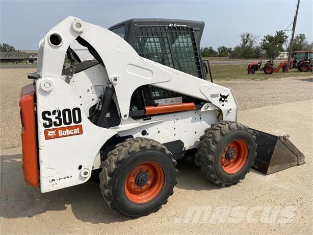 Bobcat S 300 Smykem řízené nakladače