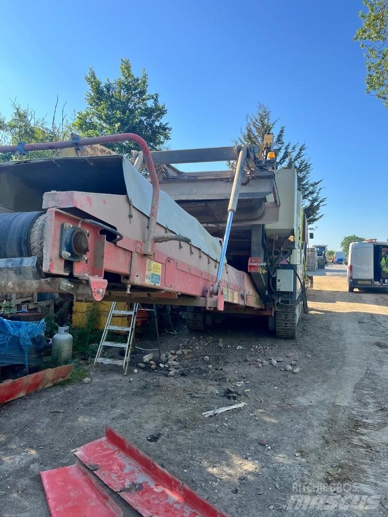 Sandvik QJ 241 Mobilní drtiče