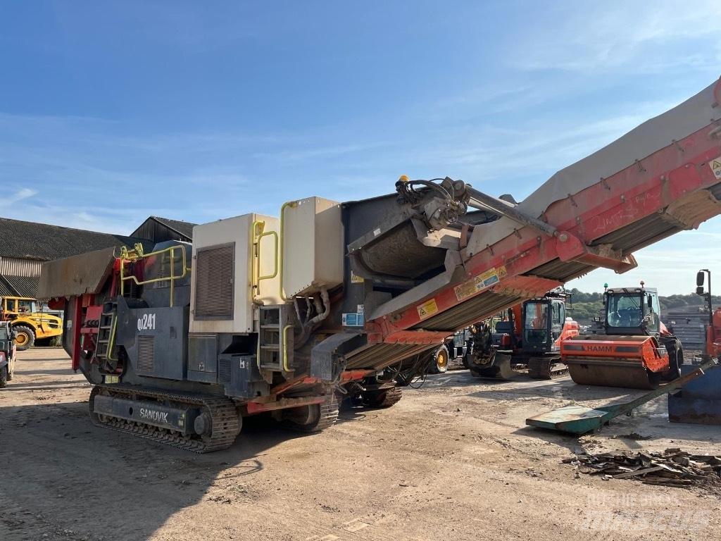 Sandvik QJ 241 Mobilní drtiče