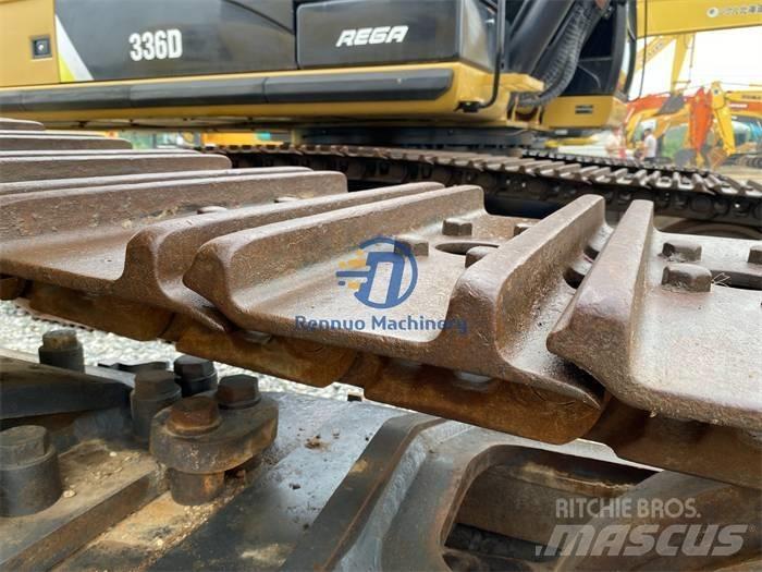 Komatsu PC450-8 Pásová rýpadla