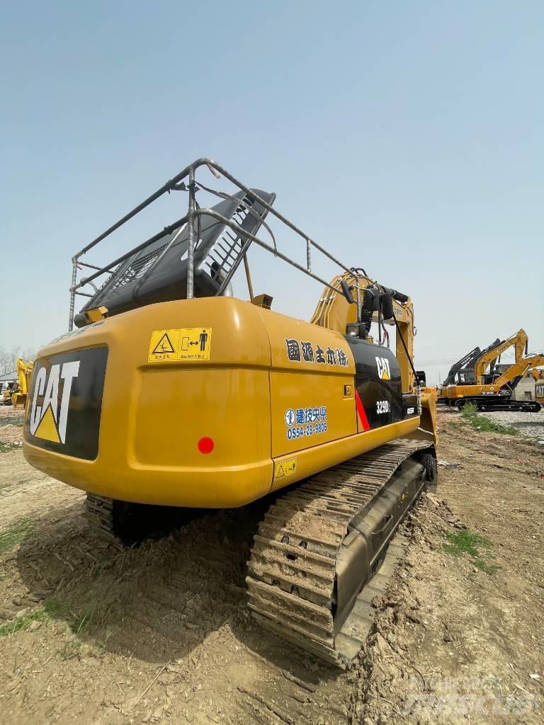 CAT 329D2 Pásová rýpadla
