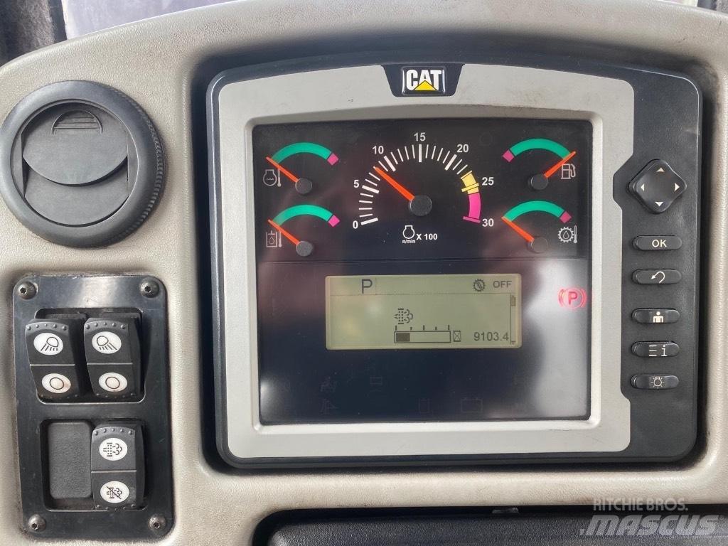 CAT D 6 T LGP Pásové dozery