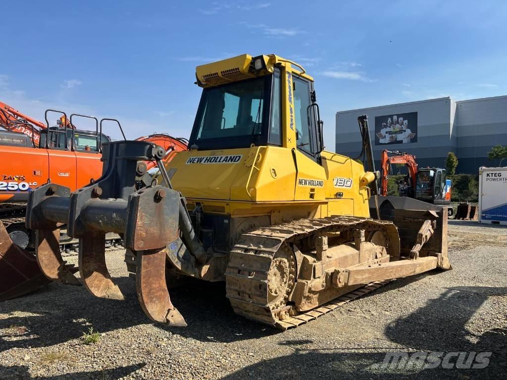 New Holland D180 Pásové dozery