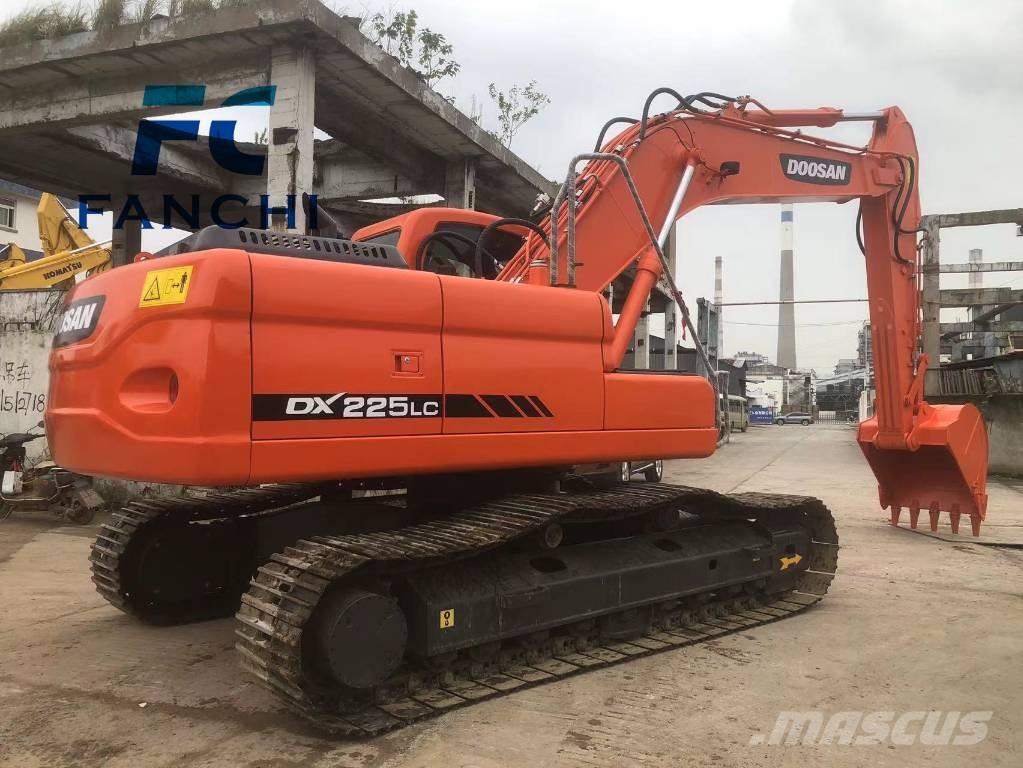 Doosan DX 225 LC Pásová rýpadla