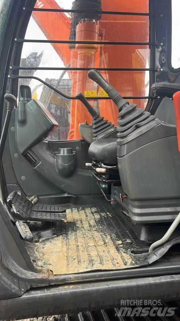 Hitachi ZX120 Pásová rýpadla