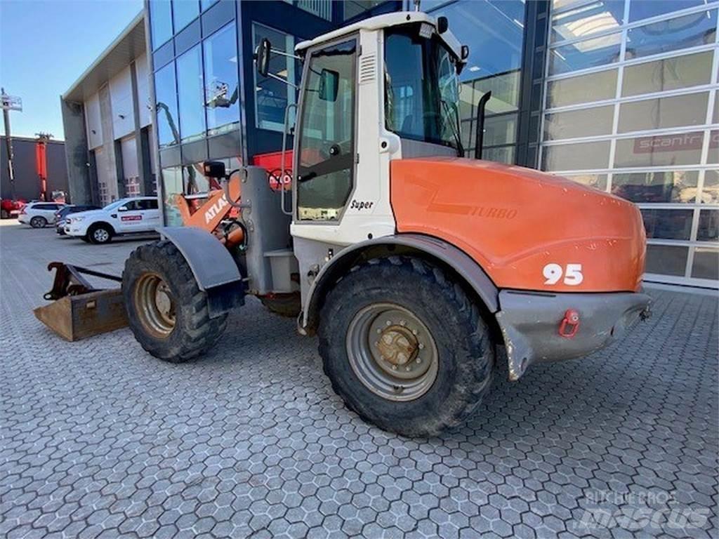 Atlas AR95 Víceúčelové nakladače