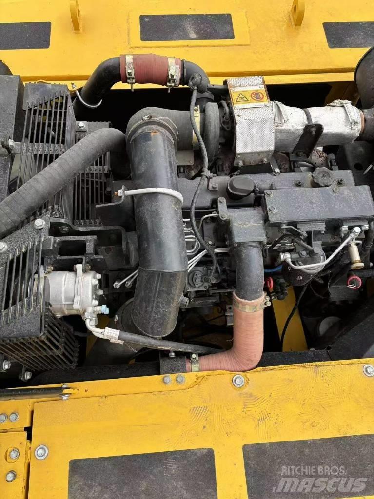 Komatsu PC 350 Pásová rýpadla