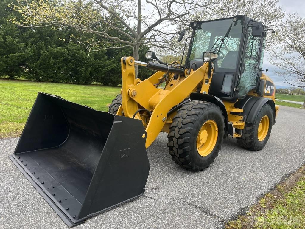 CAT 908M Kolové nakladače