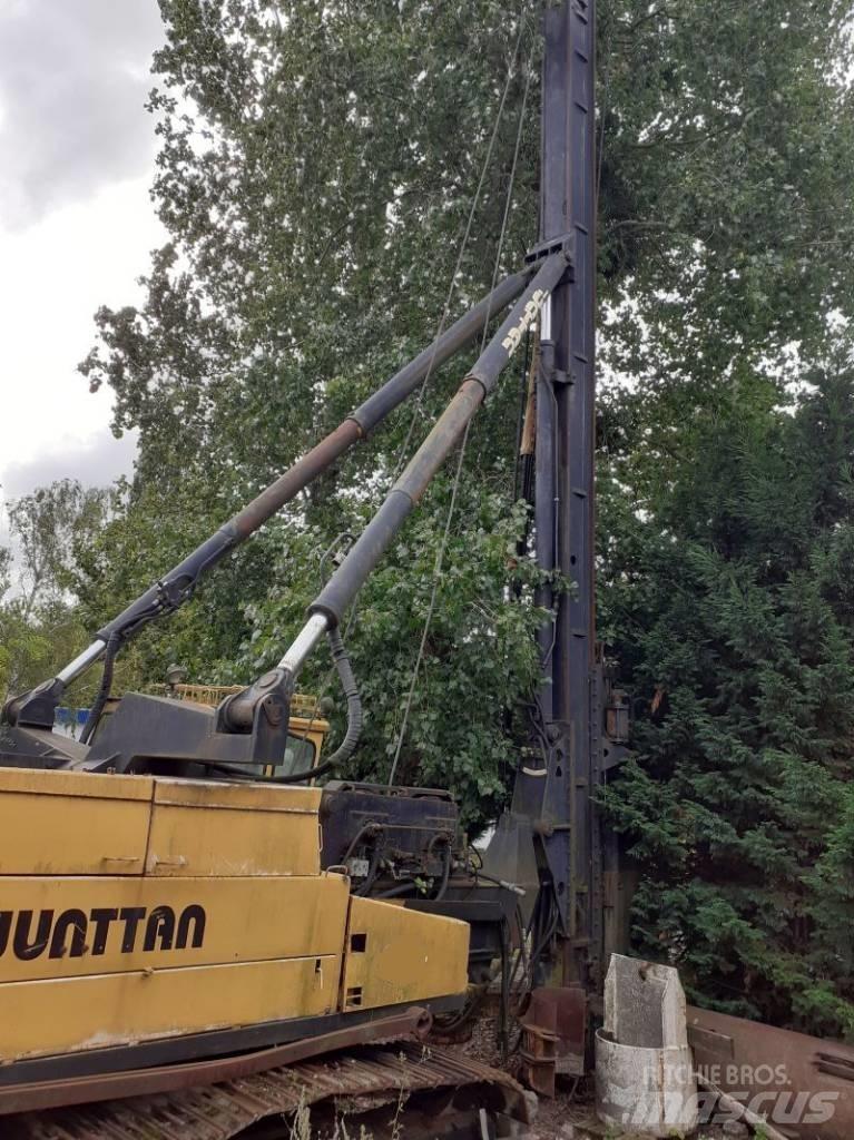 Junttan PV 216 Pilířové jeřáby