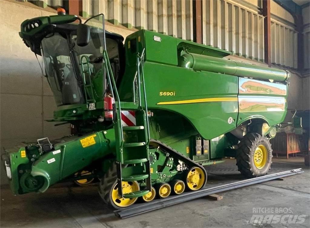 John Deere S690i Sklízecí mlátičky