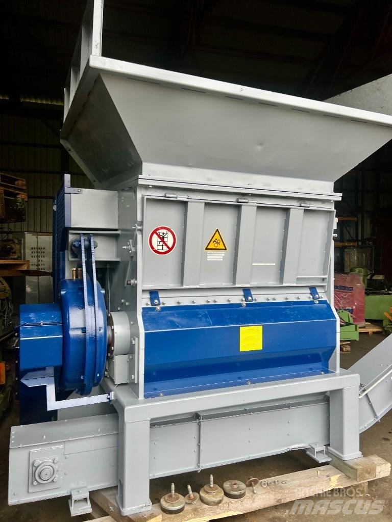 Lindner VEGA 1500 Drtiče odpadu