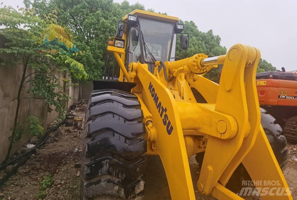 Komatsu WA 470 Kolové nakladače