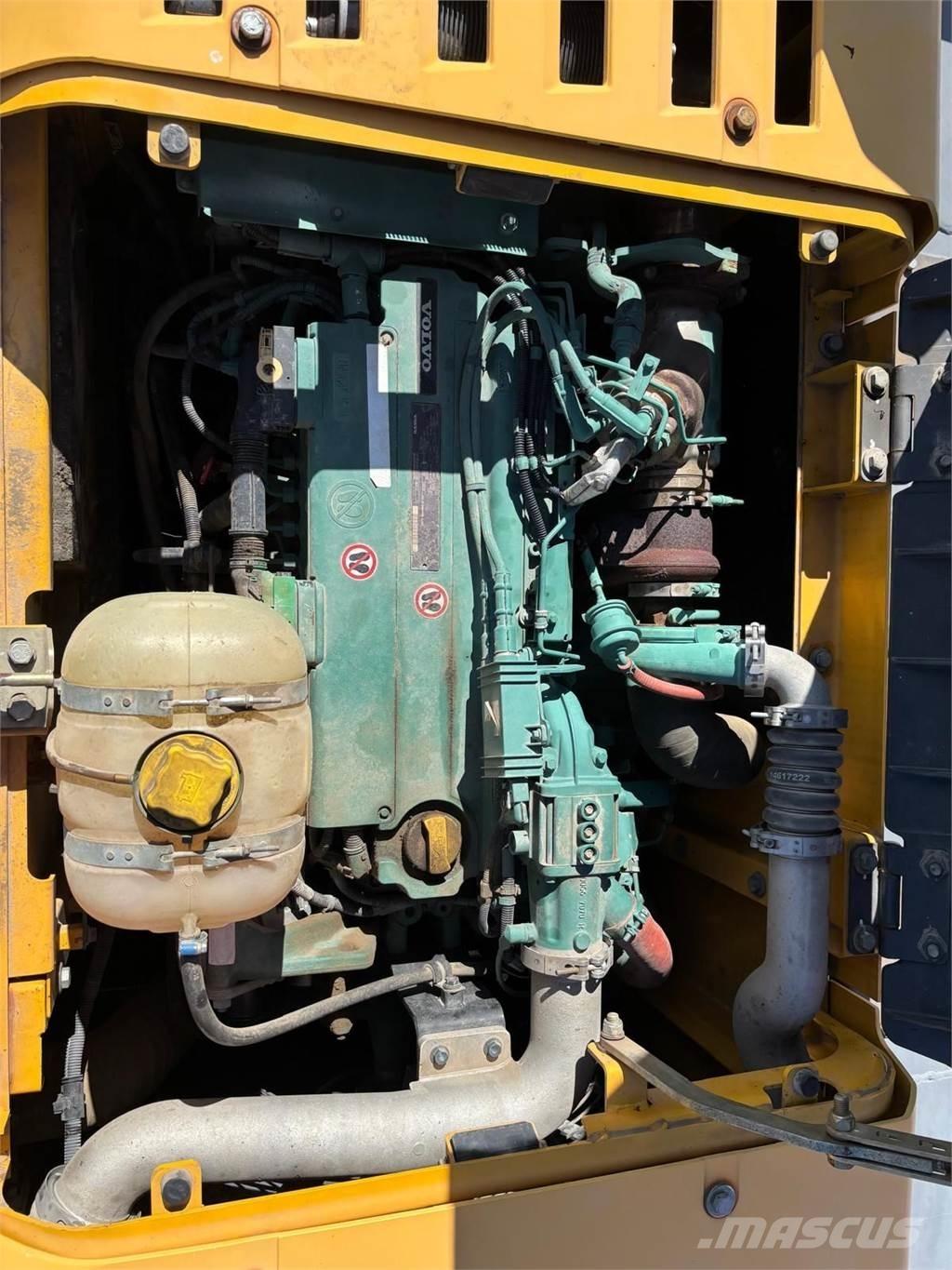 Volvo EC220DL Pásová rýpadla