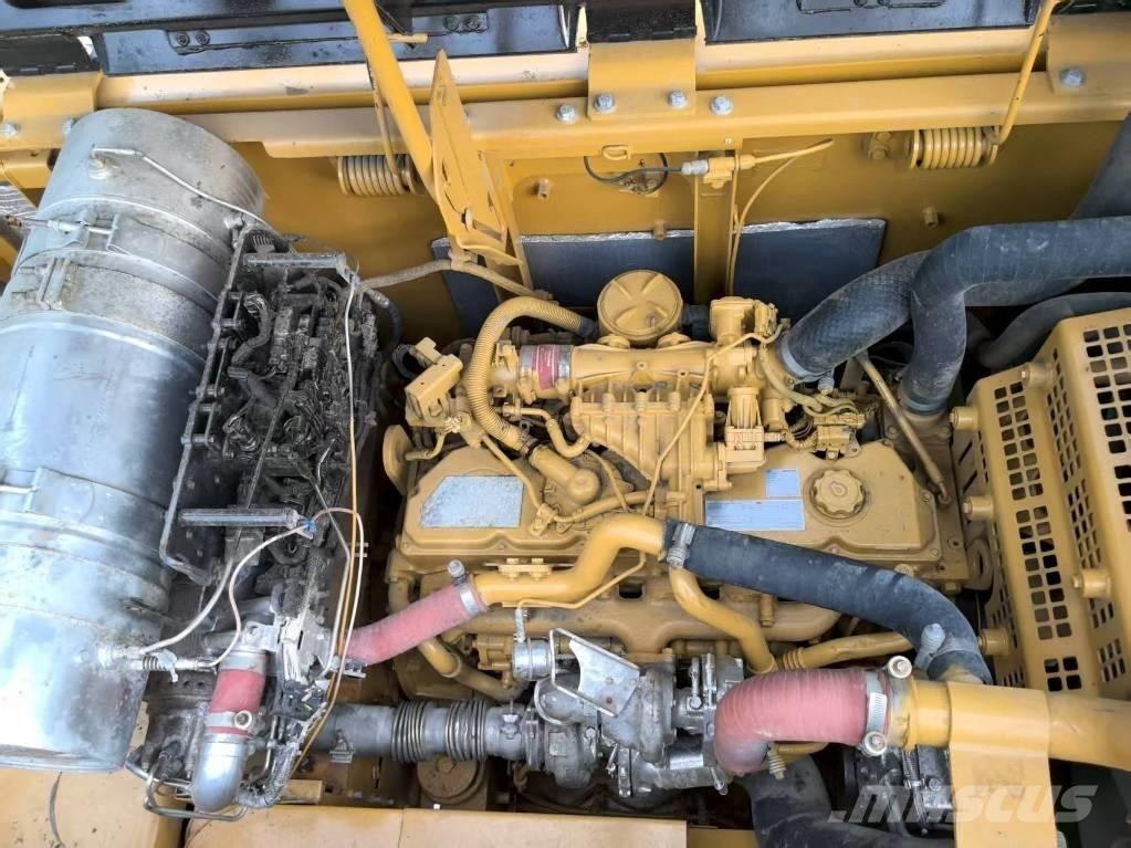 CAT 329 E Pásová rýpadla