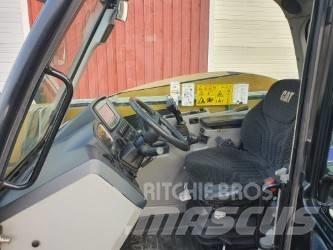CAT TH306D Teleskopické nakladače pro zemědělství