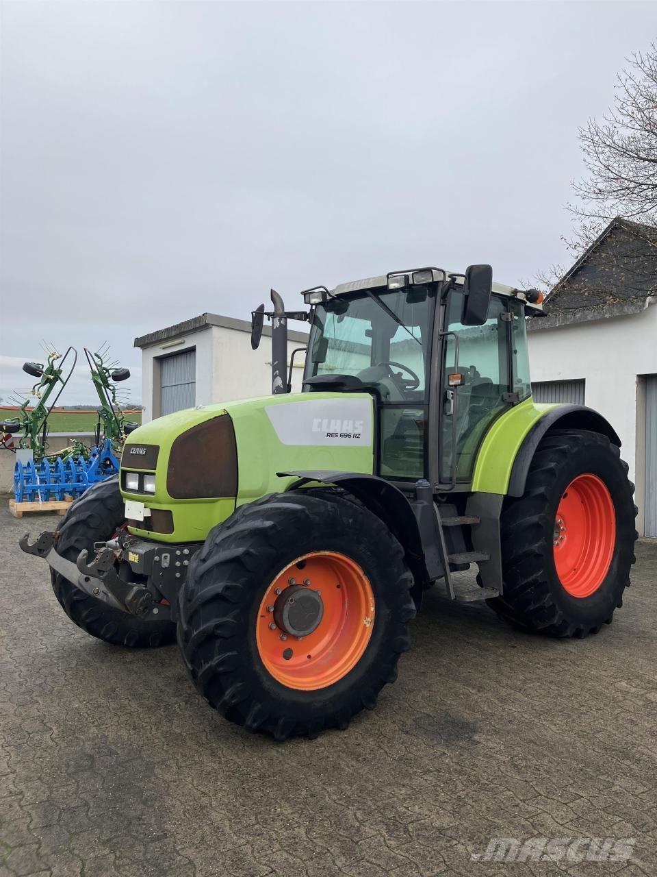 CLAAS Ares 696 RZ Traktory