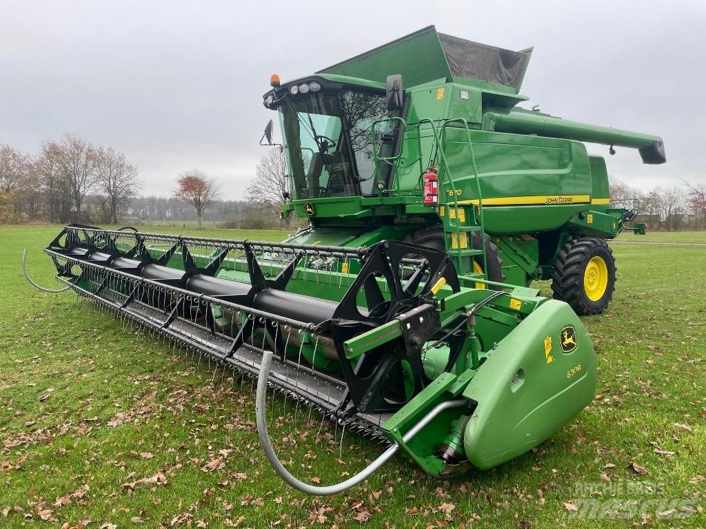 John Deere T670 Sklízecí mlátičky