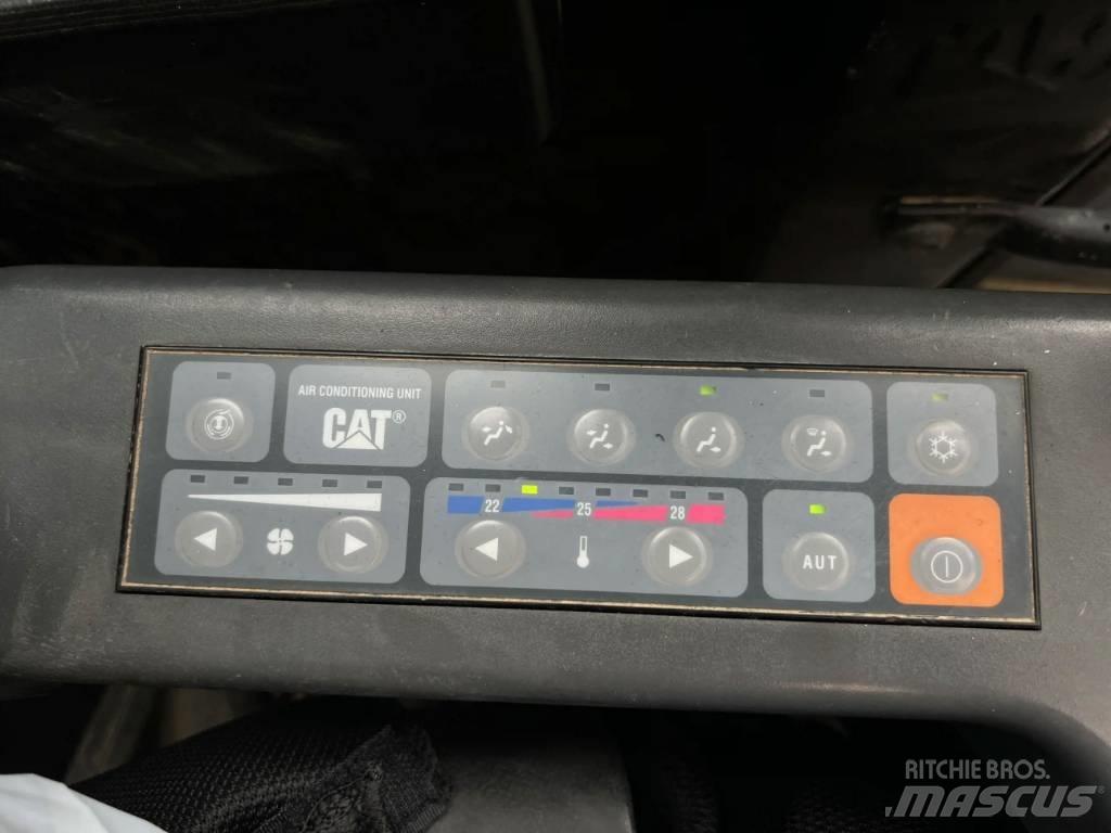CAT 321D LCR Pásová rýpadla