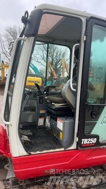 Takeuchi TB250 Mini rýpadla < 7t