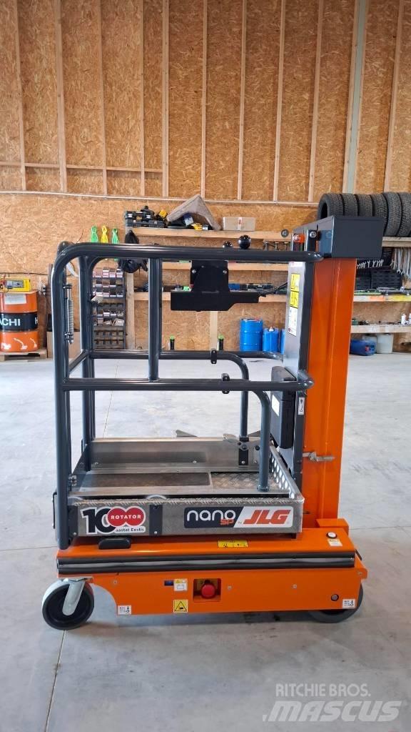 JLG Nano SP Vertikální sloupové výtahy
