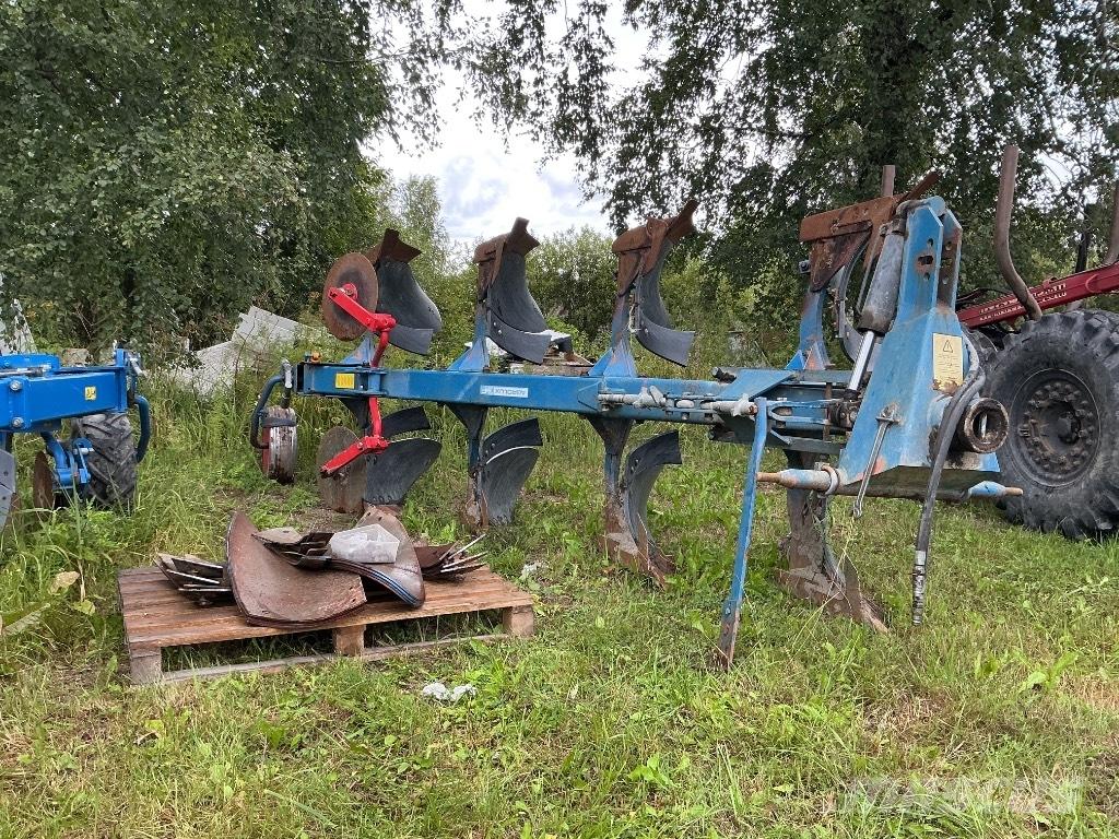 Agrolux FFK 497 Oboustranné pluhy