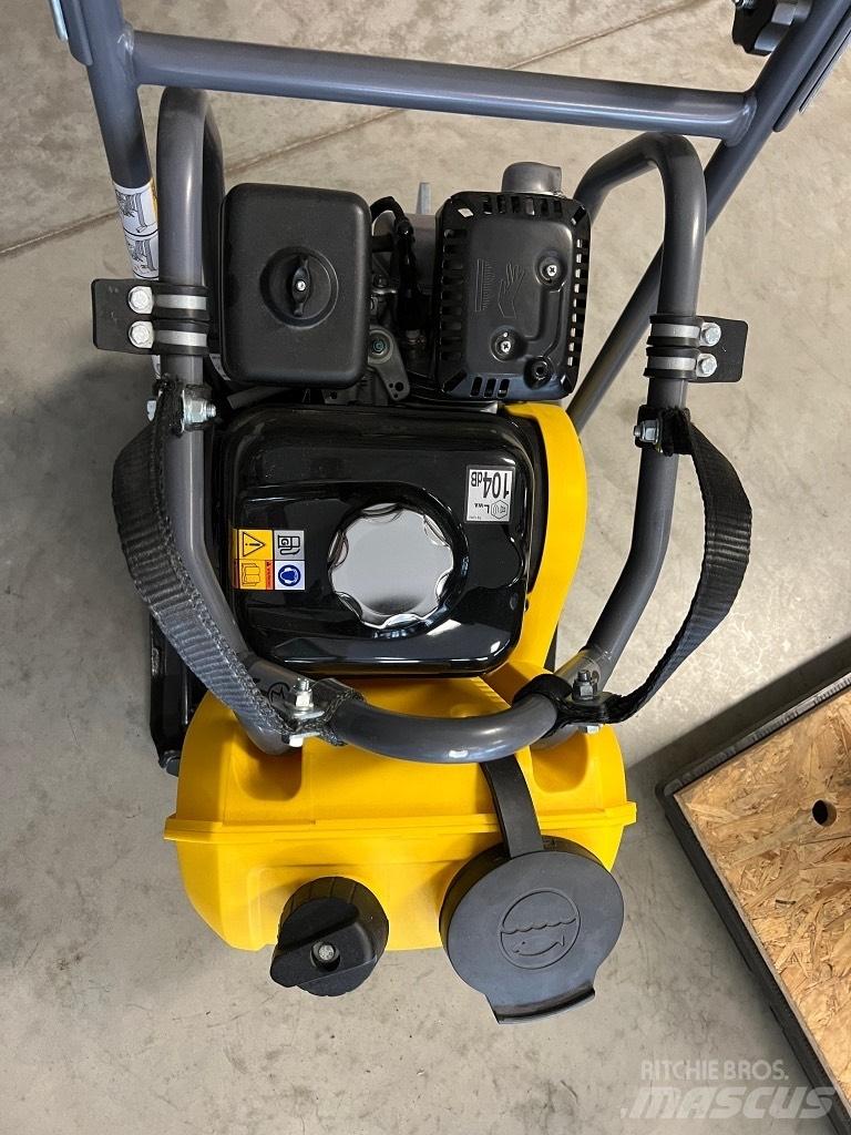 ATLAS COPCO LF57 LAT Půdní kompaktory