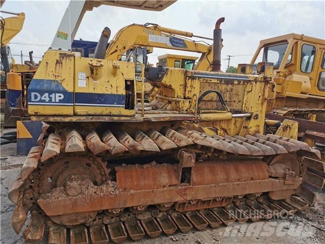 Komatsu D41P Pásové dozery
