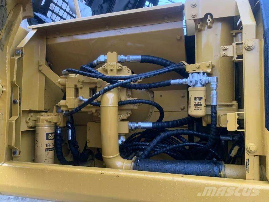 CAT 325 B L Pásová rýpadla