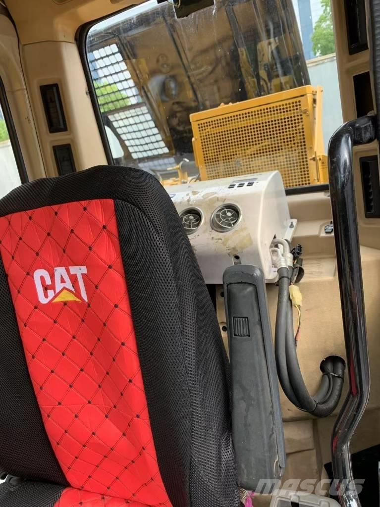 CAT 325 B L Pásová rýpadla