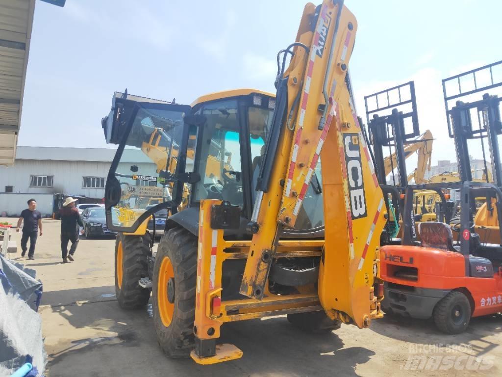 JCB 4CX Rýpadlo-nakladače