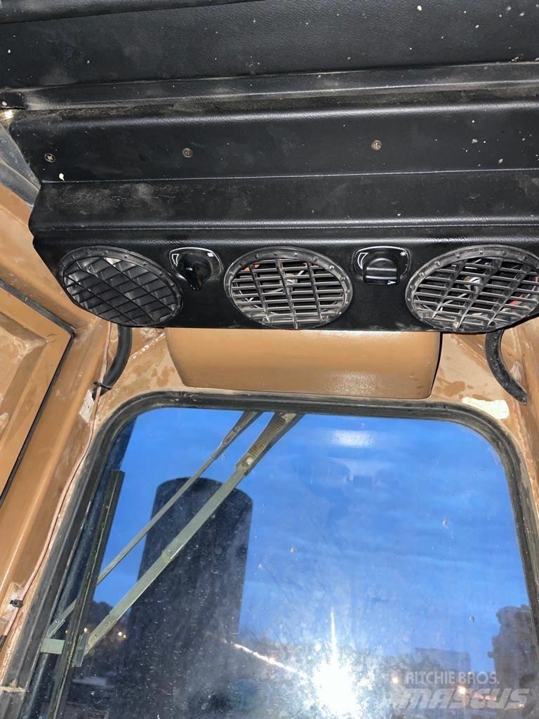 CAT D 10 Pásové dozery