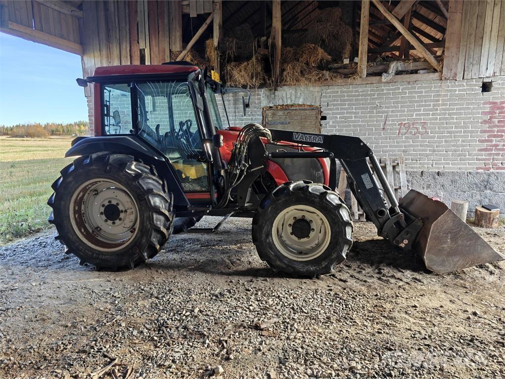 Valtra A95N Traktory