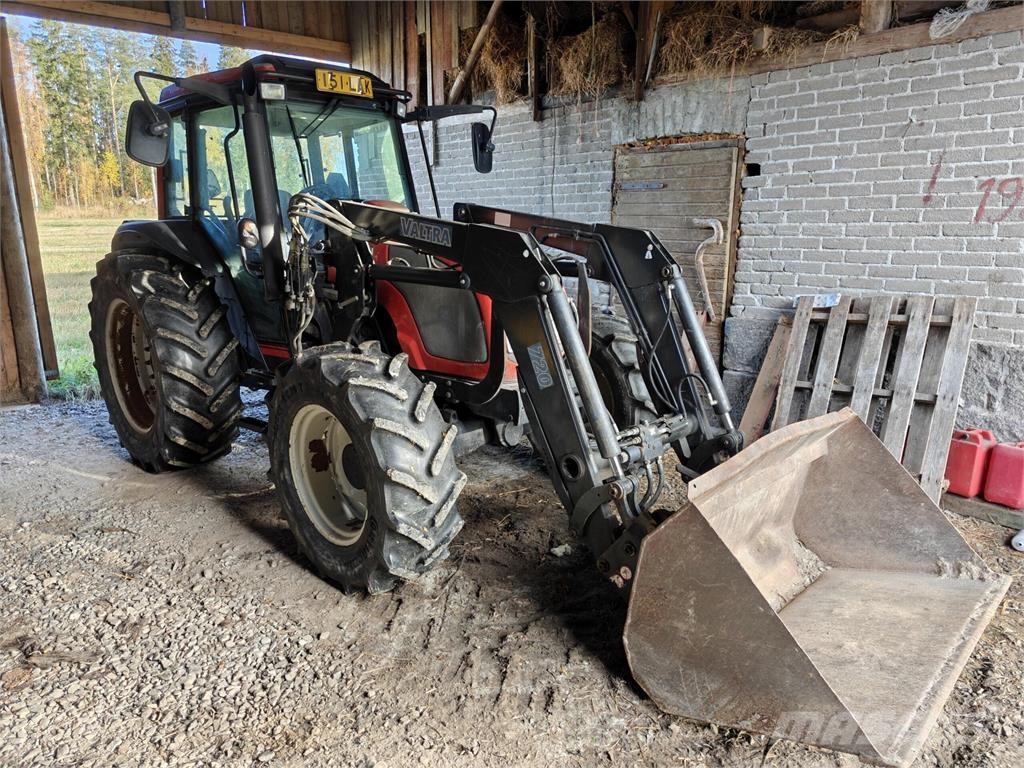 Valtra A95N Traktory