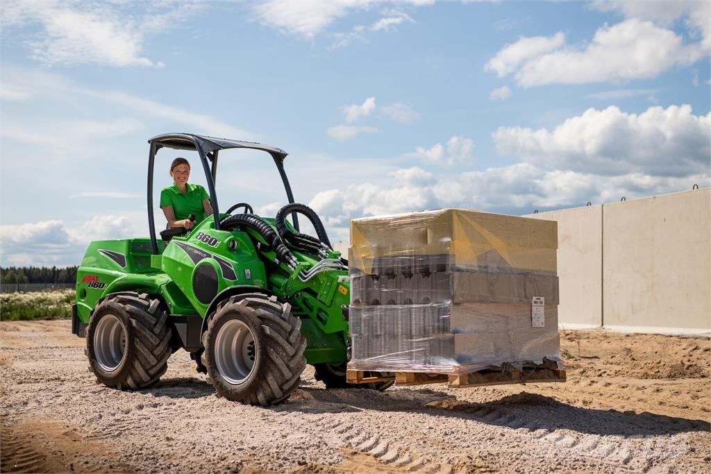 Avant 860i Kolové nakladače