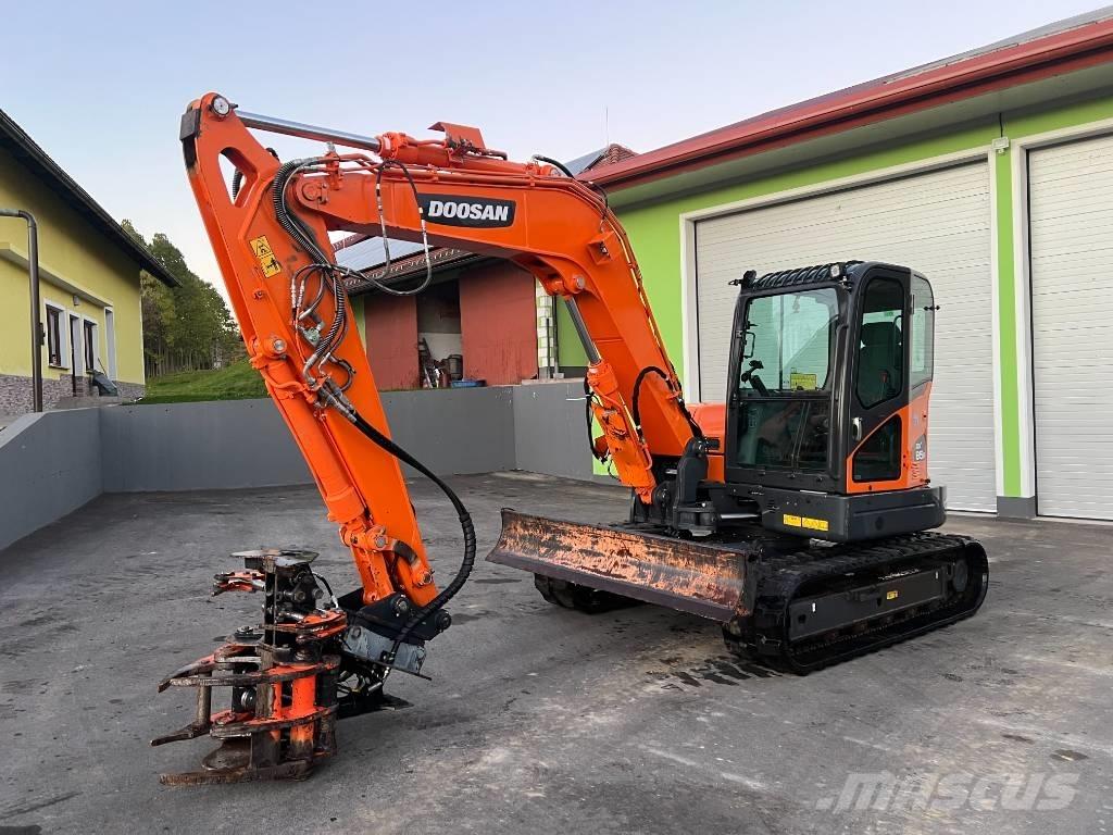 Doosan DX85R-3 Midi rýpadla 7t - 12t