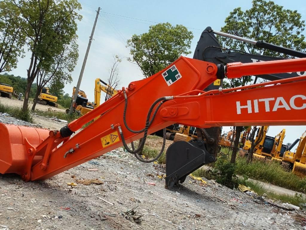 Hitachi ZX 200 Pásová rýpadla