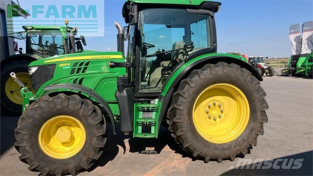 John Deere 6125R Traktory
