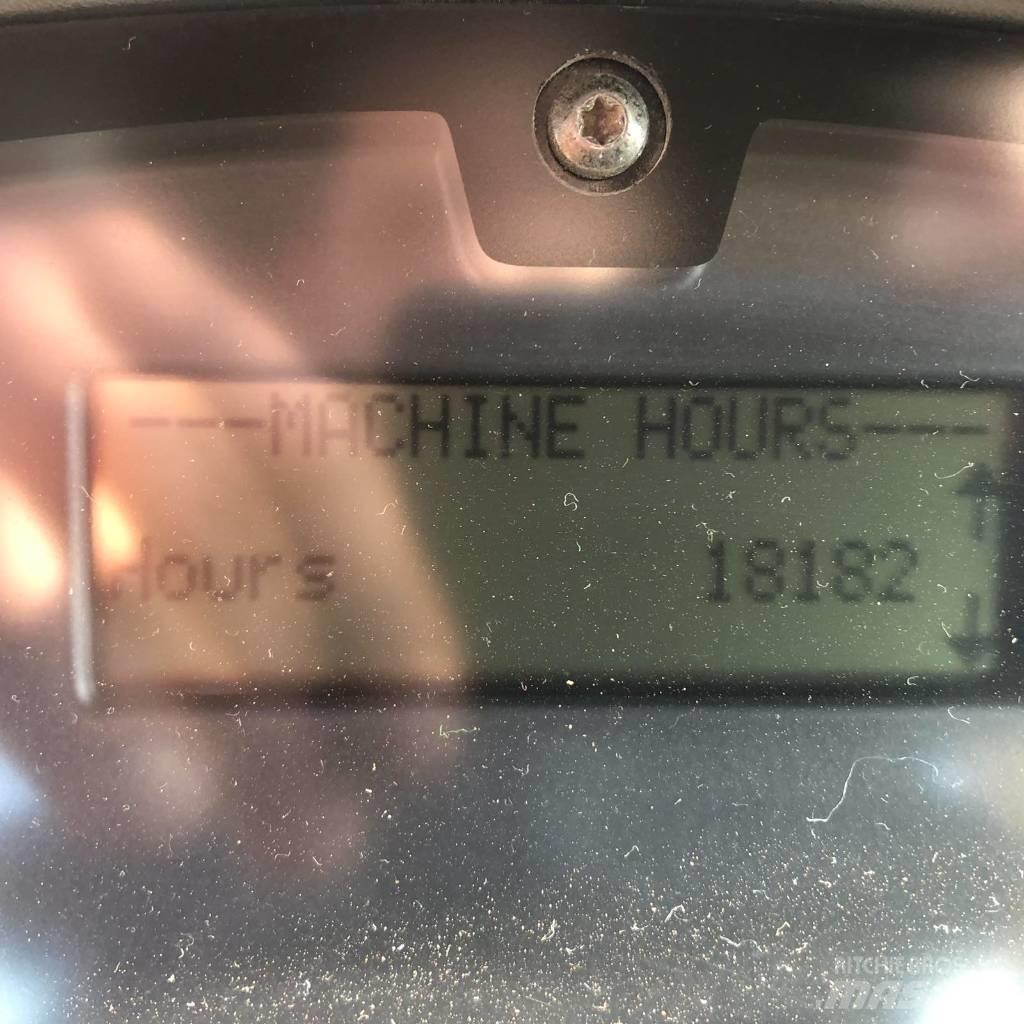 Volvo L180E Kolové nakladače