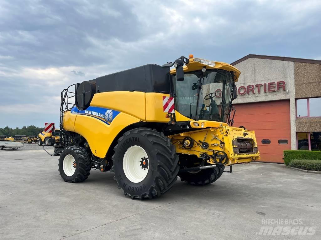 New Holland CR 9090 Sklízecí mlátičky