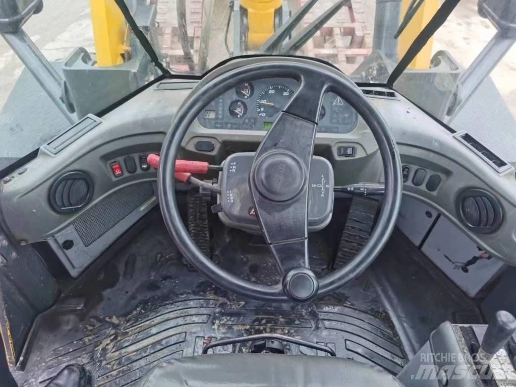 Komatsu WA 380 Kolové nakladače
