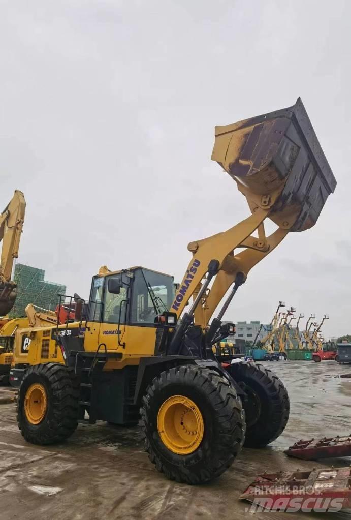 Komatsu WA 380 Kolové nakladače