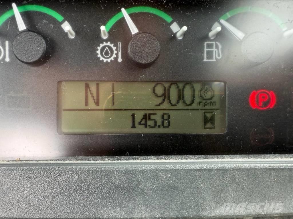 John Deere 710 J Rýpadlo-nakladače