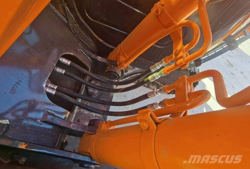 Hitachi ZX 120 Pásová rýpadla