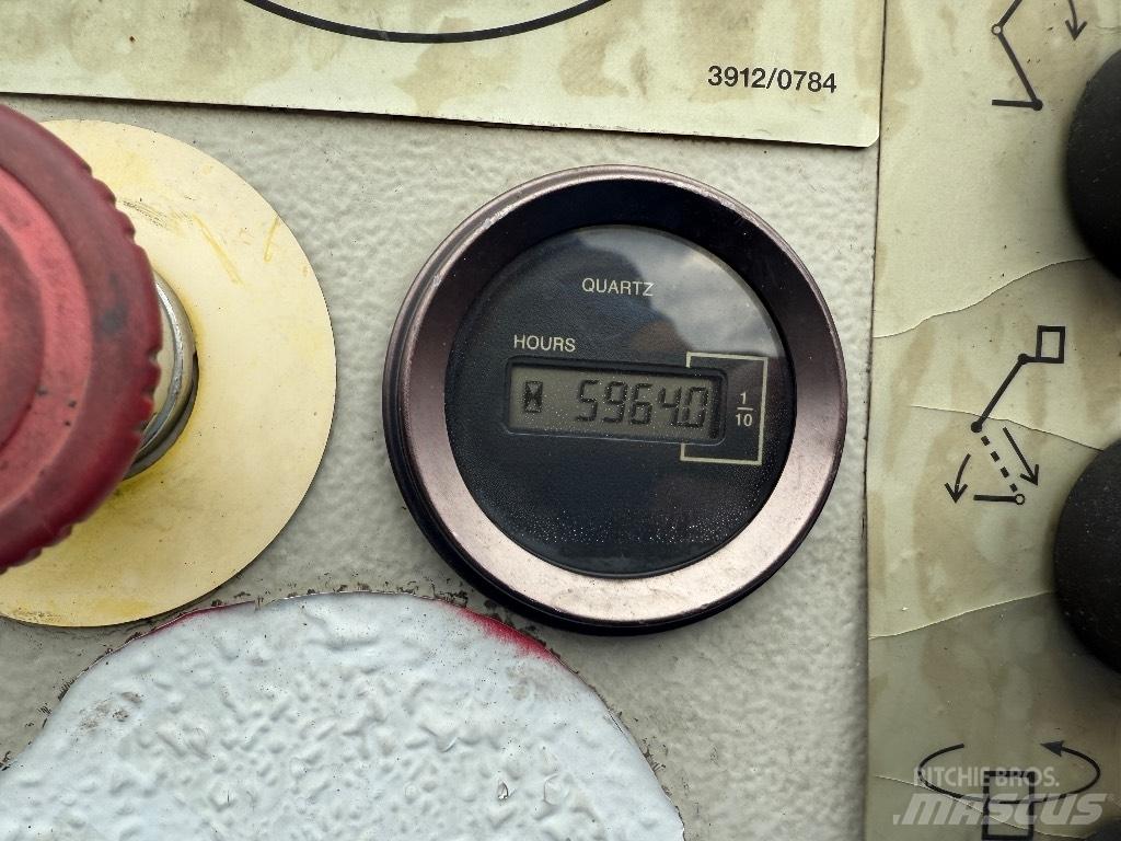 Teupen Leo 23 GT Kladkostroje, navijáky a stavební výtahy
