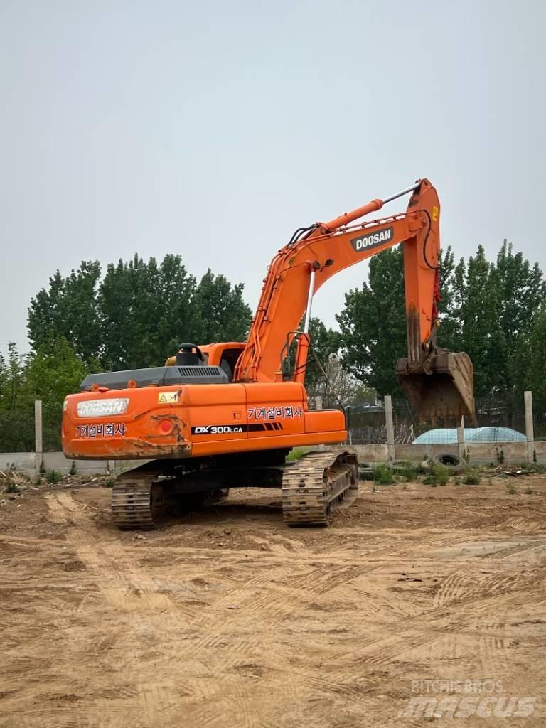 Doosan DX300LCA Pásová rýpadla