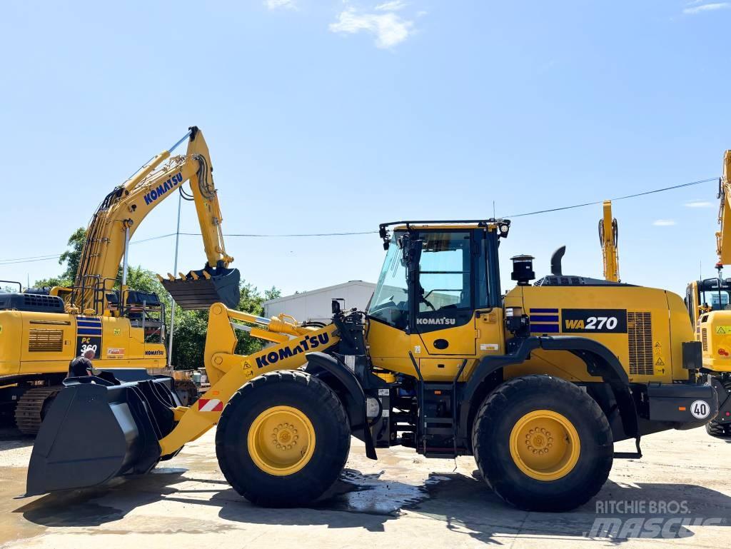 Komatsu WA270-8E0 Kolové nakladače
