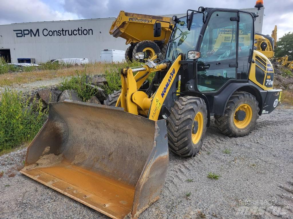 Komatsu WA70M-8 Kolové nakladače