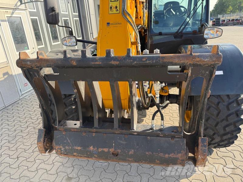 JCB 535-95 40km/h Teleskopické kolové nakladače