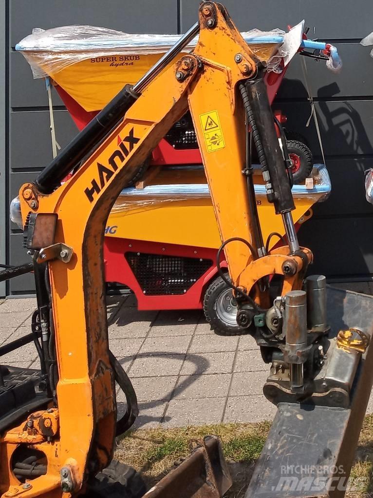 Hanix H 09 D Mini rýpadla < 7t